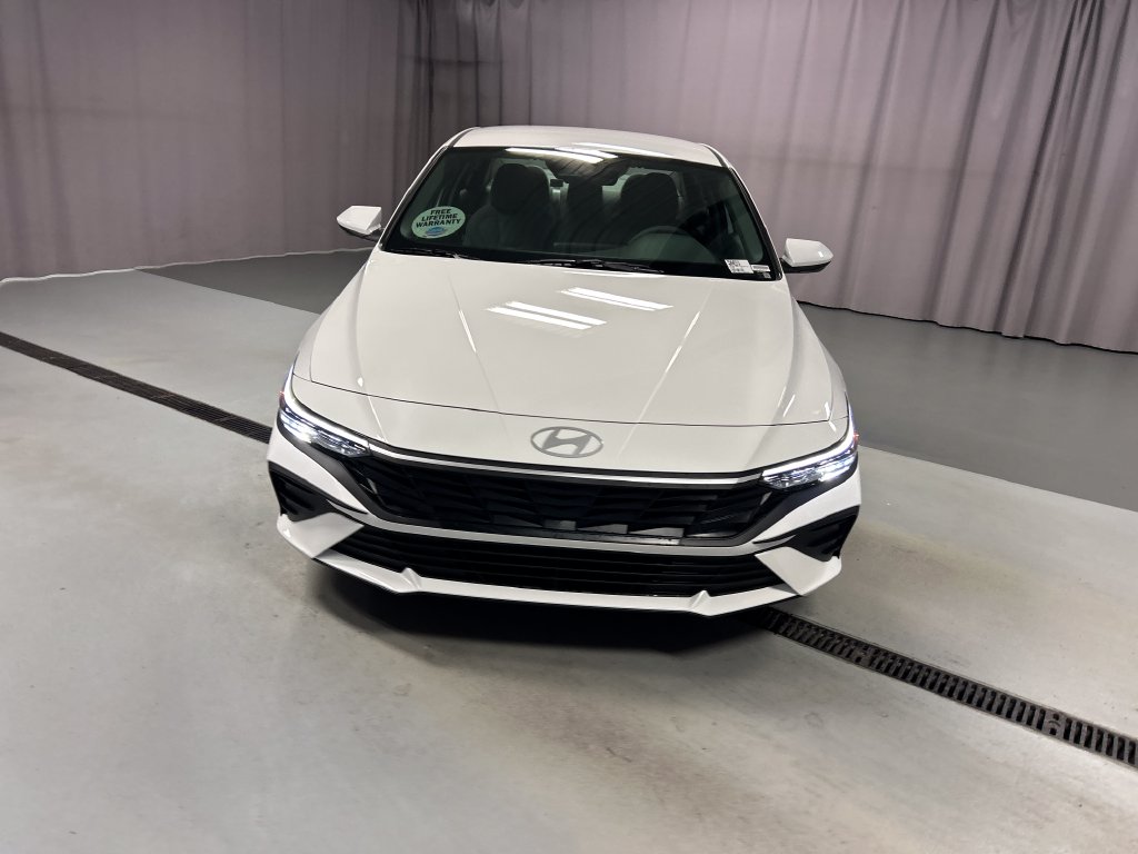 New 2026 Hyundai Elantra SE Sedan