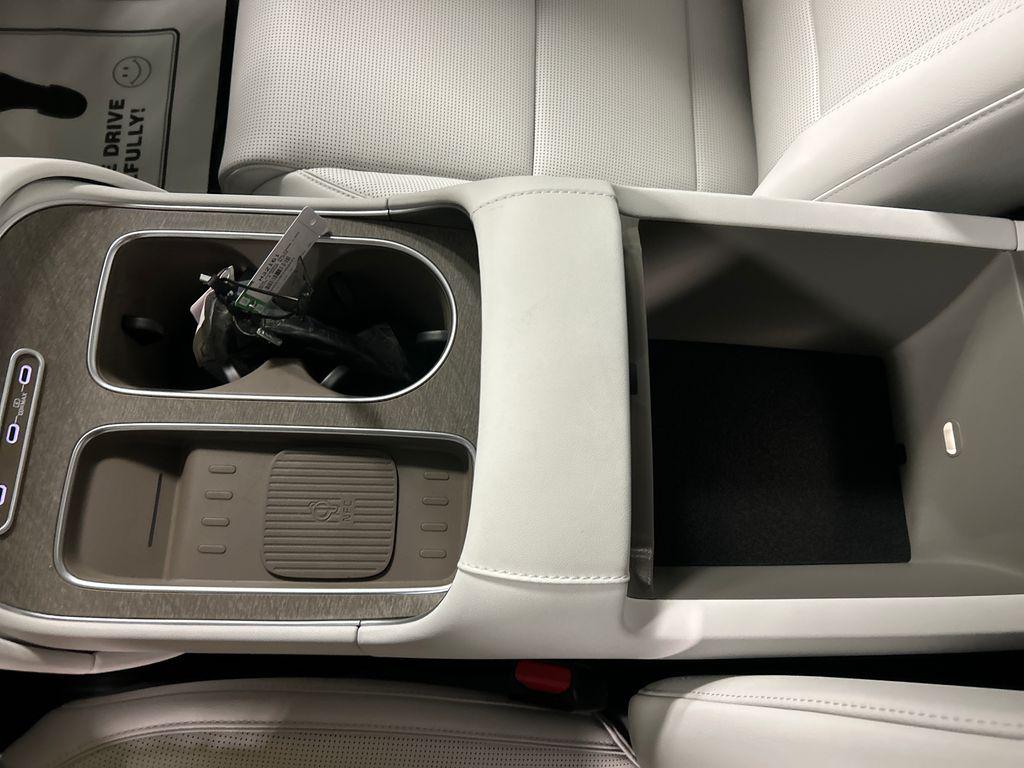 2026 Hyundai Palisade Limited - Photo 19
