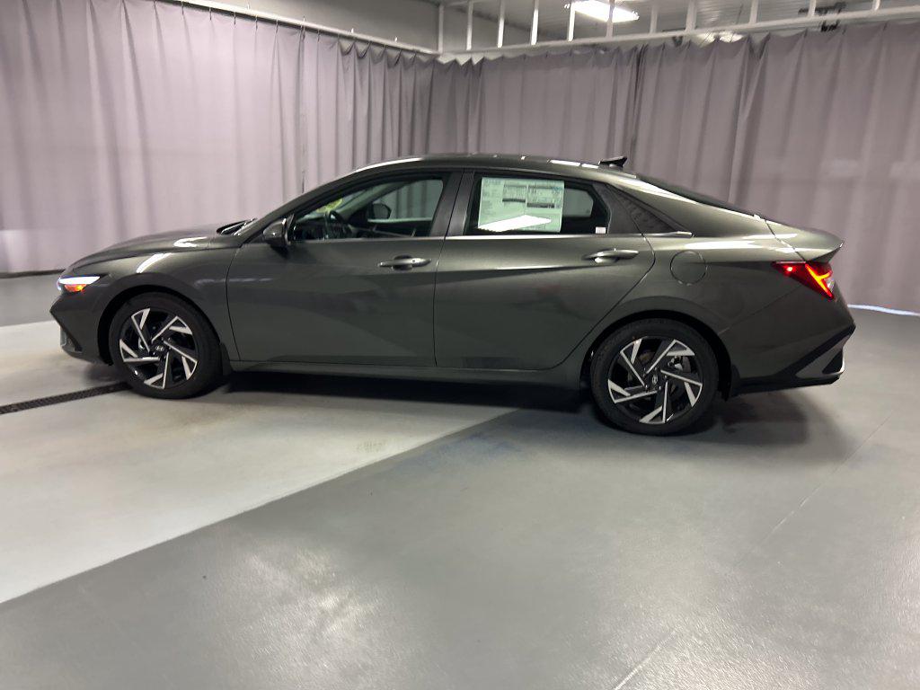 New 2026 Hyundai Elantra Limited Sedan