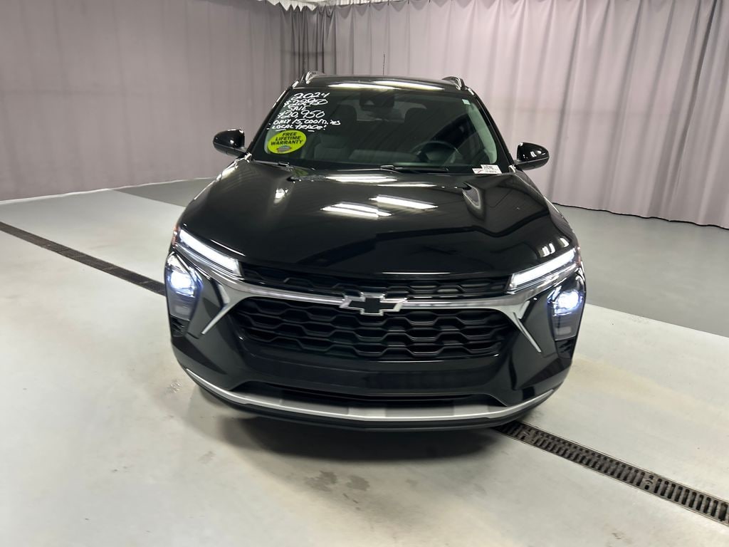 Used 2024 Chevrolet Trax LT SUV