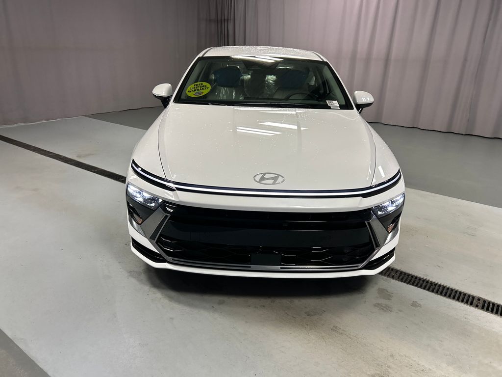 2025 Hyundai Sonata SEL photo 2
