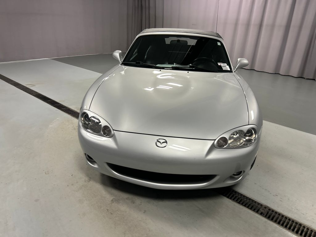 Used 2004 Mazda Miata Cloth with VIN JM1NB353940401685 for sale in Lima, OH