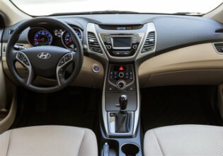 2016 Hyundai Elantra dashboard