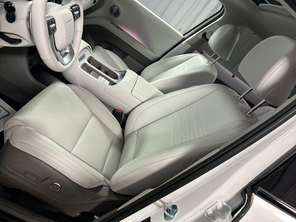 2026 Hyundai Palisade Limited - Photo 10