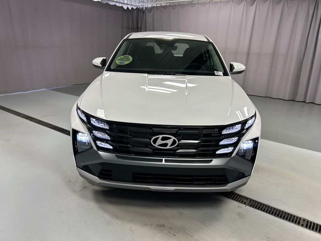 2025 Hyundai Tucson SE photo 2
