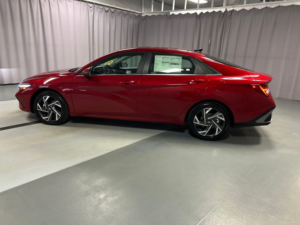 New 2025 Hyundai Elantra Hybrid Limited Sedan