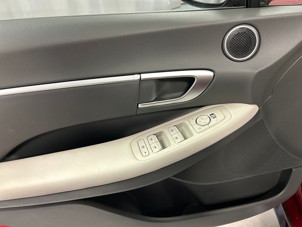 2026 Hyundai Sonata SEL - Photo 12