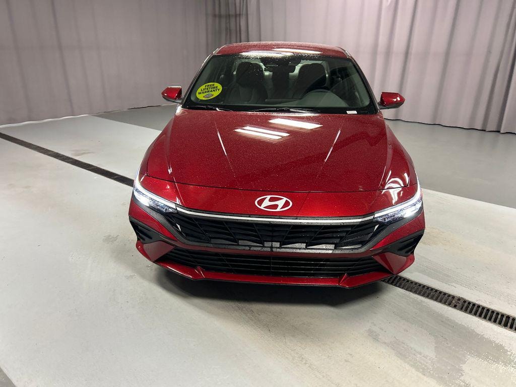 New 2025 Hyundai Elantra SE Sedan