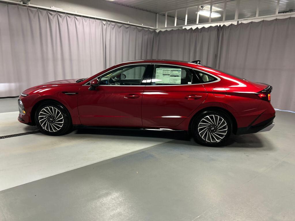 New 2026 Hyundai Sonata Hybrid SEL Sedan