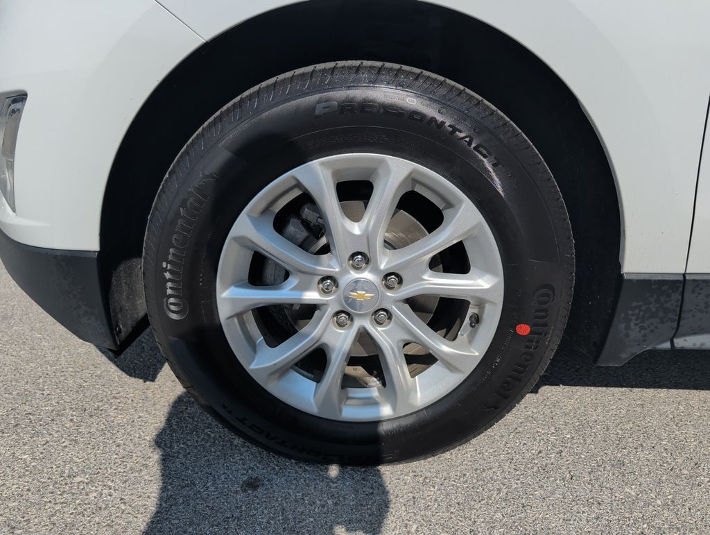 2018 Chevrolet Equinox LT photo 3