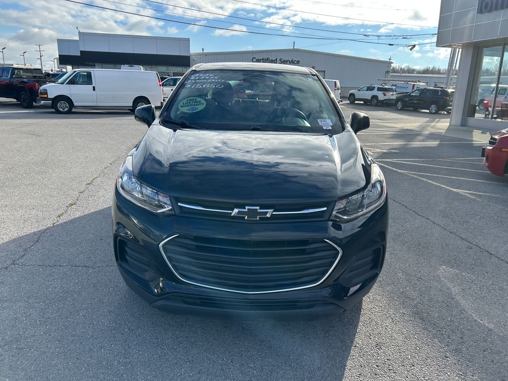 2020 Chevrolet Trax LS photo 2