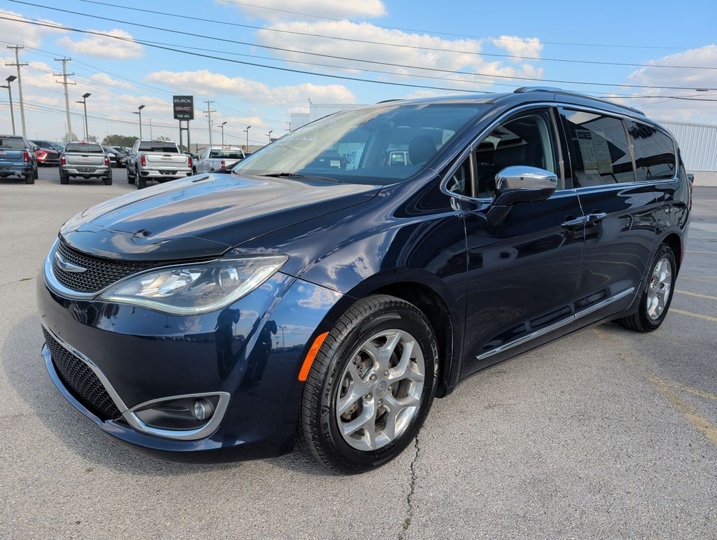 2019 Chrysler Pacifica Limited photo 3