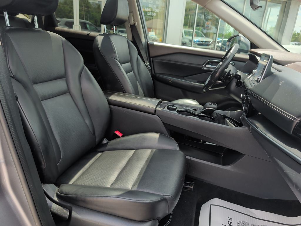 2021 Nissan Rogue SV - Photo 21
