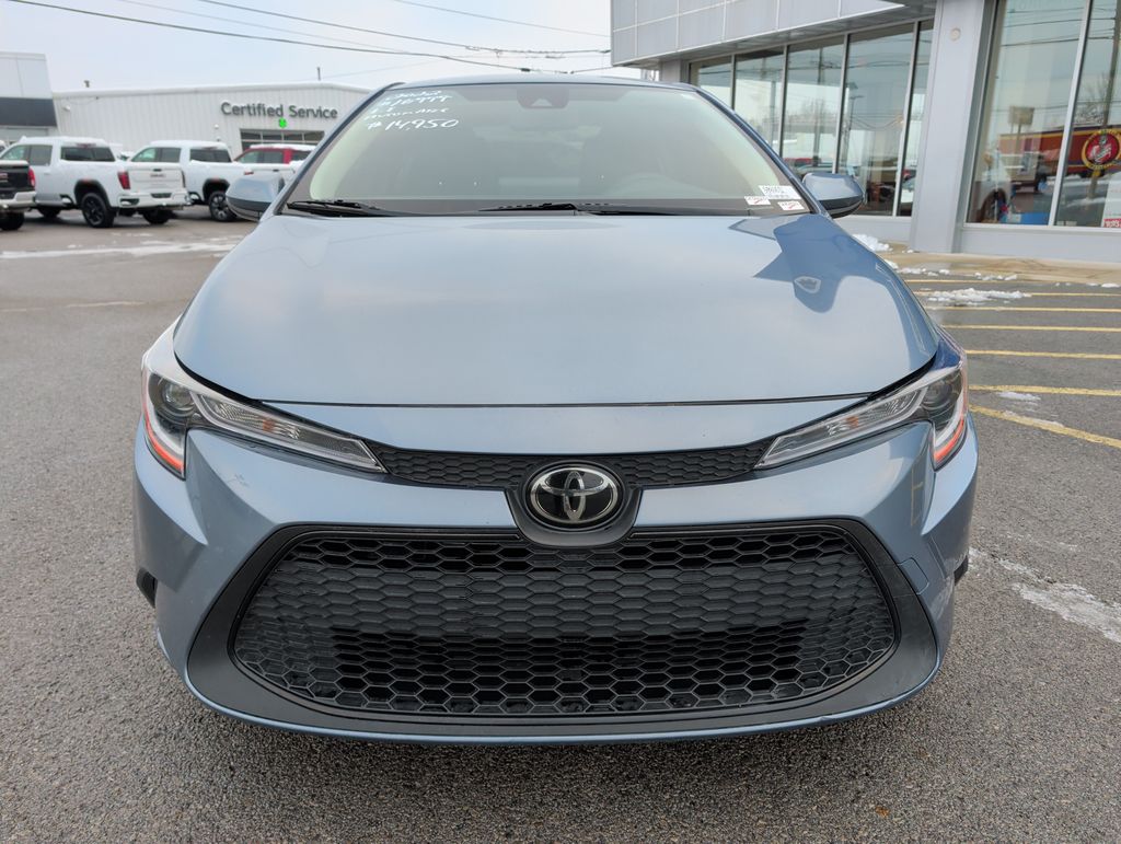 2022 Toyota Corolla LE photo 2
