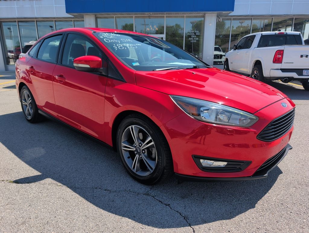 2016 Ford Focus Sedan SE's photo