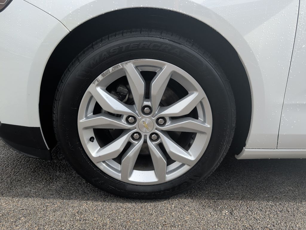 2018 Chevrolet Impala 1LT photo 4