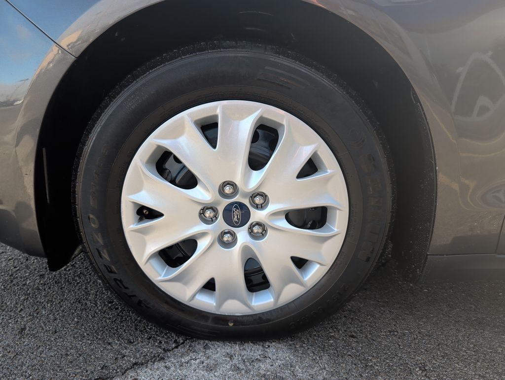 2020 Ford Fusion S photo 3