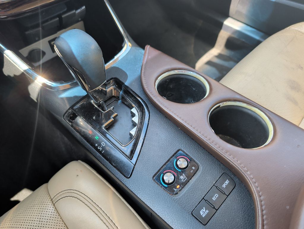 2015 Toyota Avalon Limited Hybrid - Photo 17