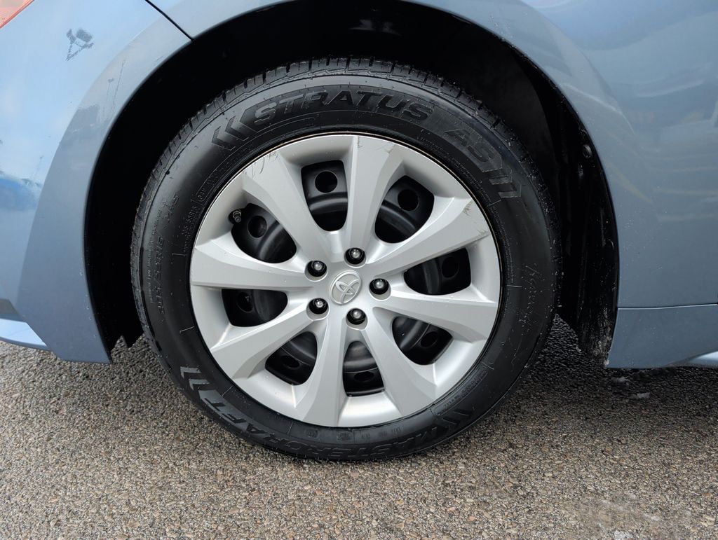 2022 Toyota Corolla LE photo 4