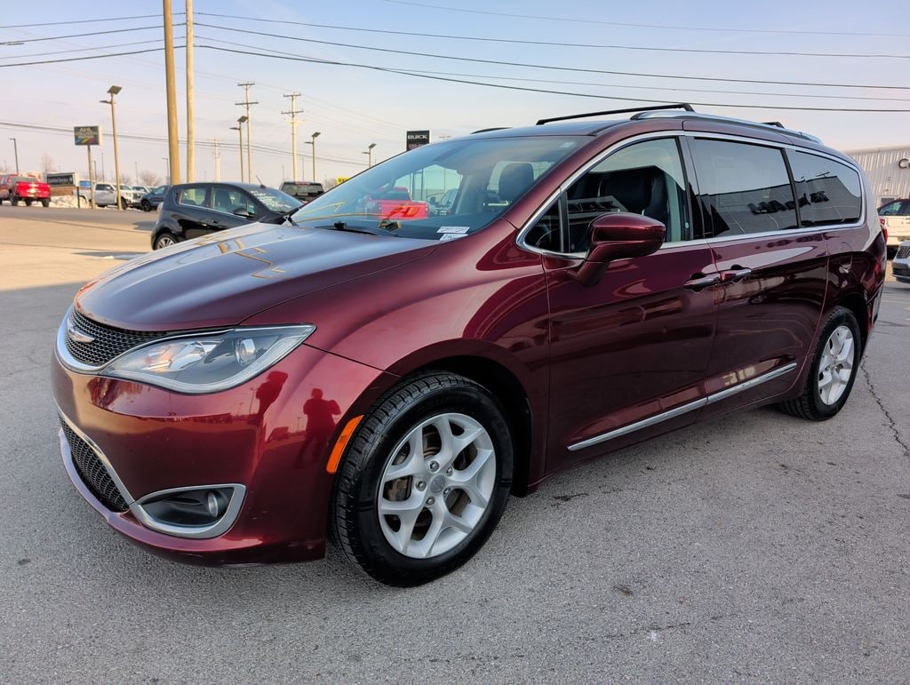 Used 2017 Chrysler Pacifica Touring L Plus Minivan/Van