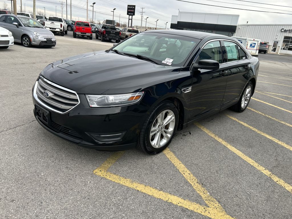 2014 Ford Taurus SEL photo 2