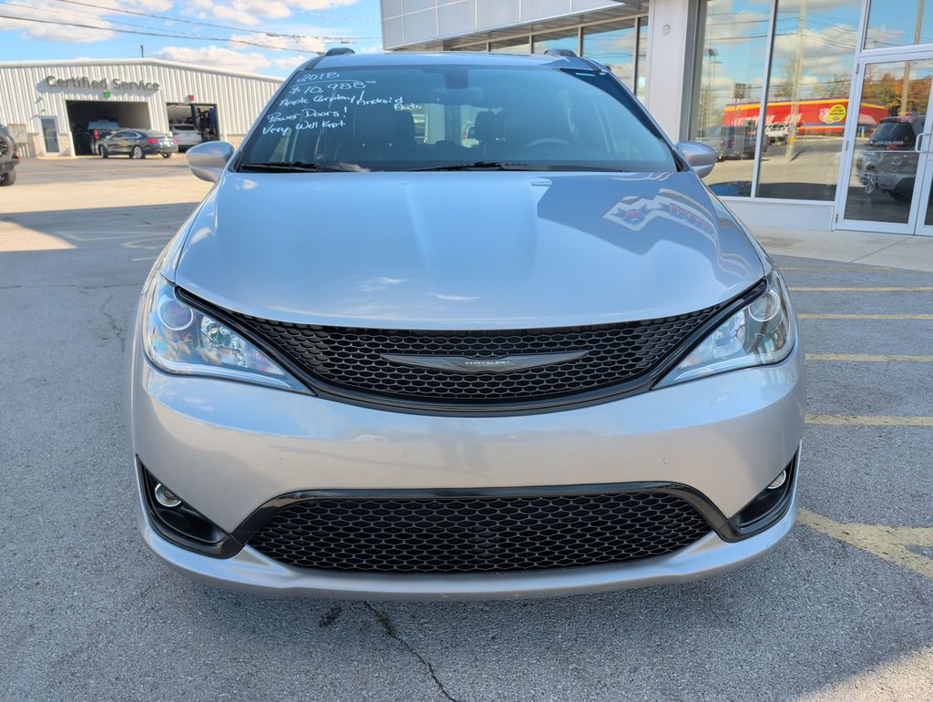 2018 Chrysler Pacifica Touring Plus photo 2