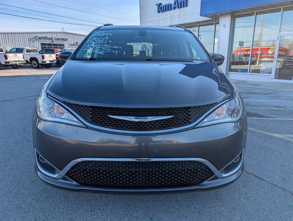 Used 2017 Chrysler Pacifica Touring L Minivan/Van