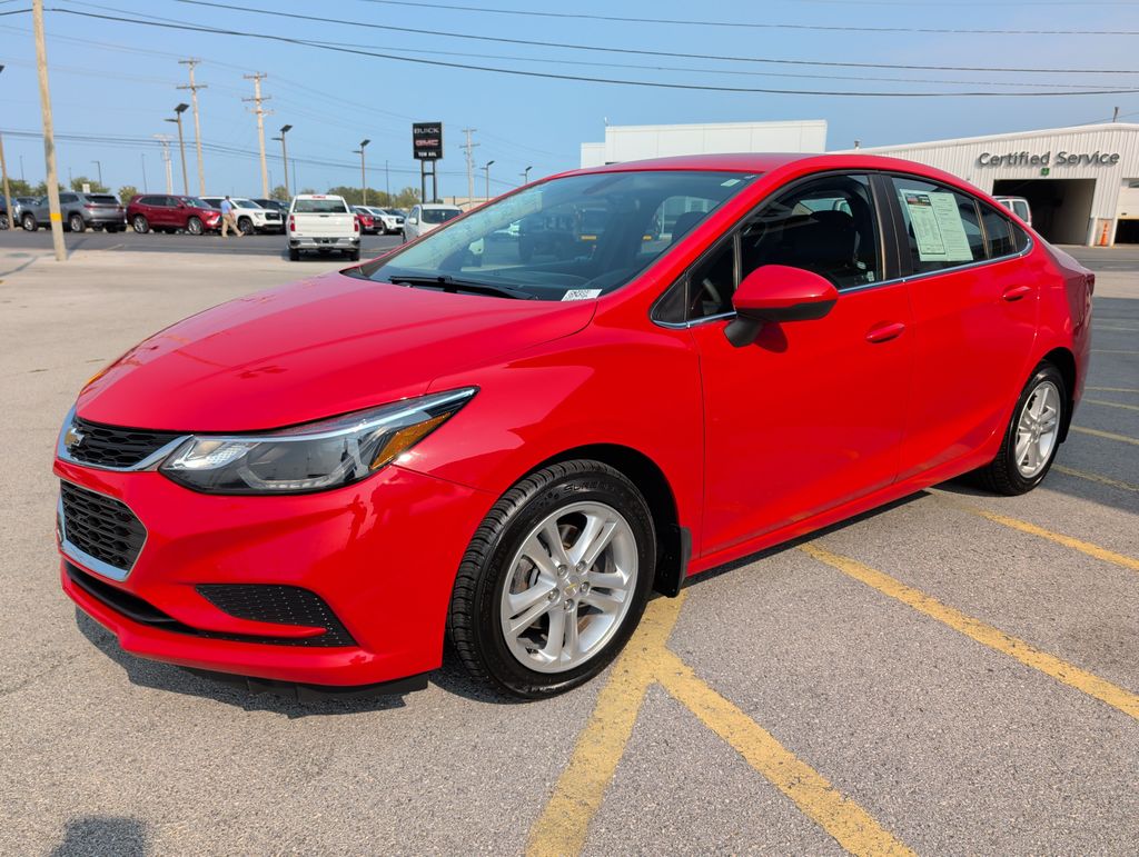 2017 Chevrolet Cruze LT photo 3