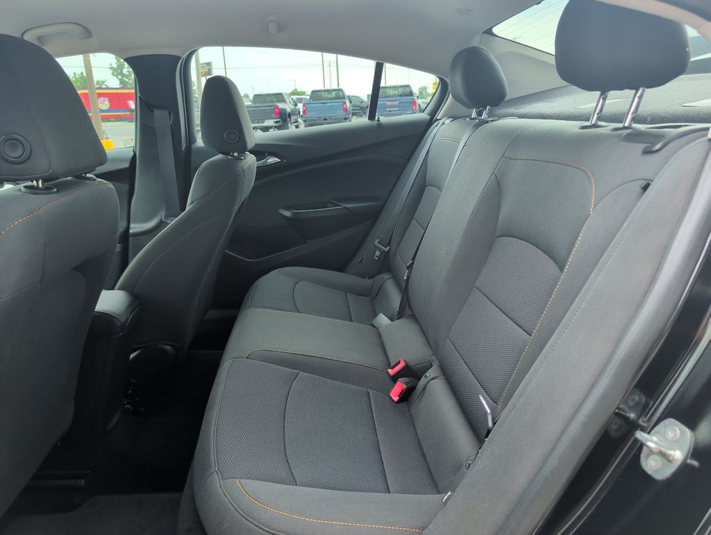 2017 Chevrolet Cruze LS - Photo 19