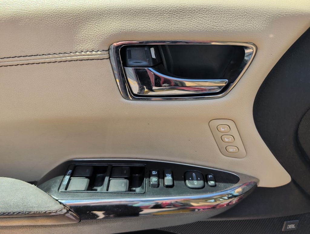 2015 Toyota Avalon Limited Hybrid - Photo 10