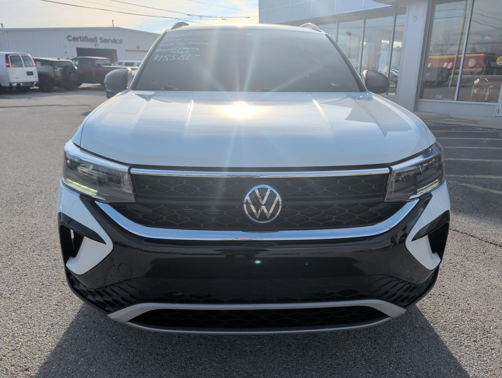 2022 Volkswagen Taos S photo 2