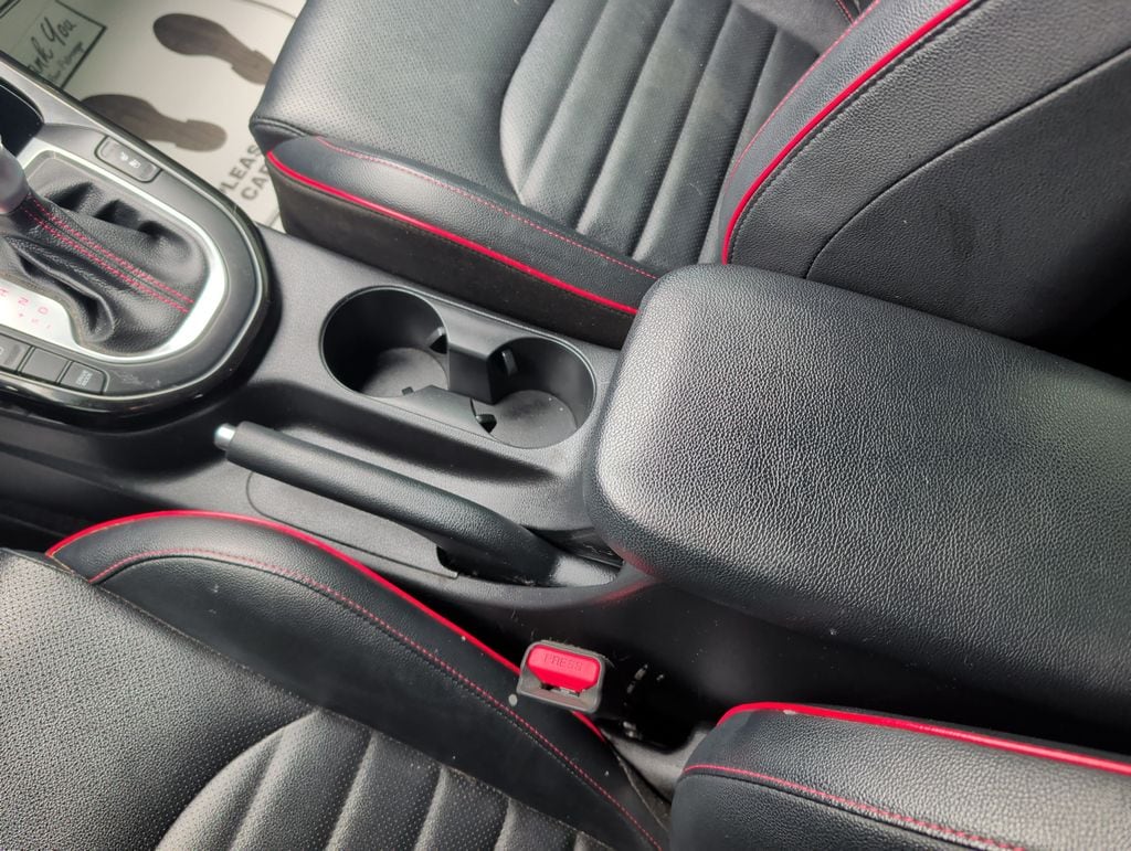2021 Kia Forte GT - Photo 16