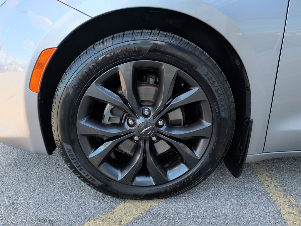 2018 Chrysler Pacifica Touring Plus photo 4