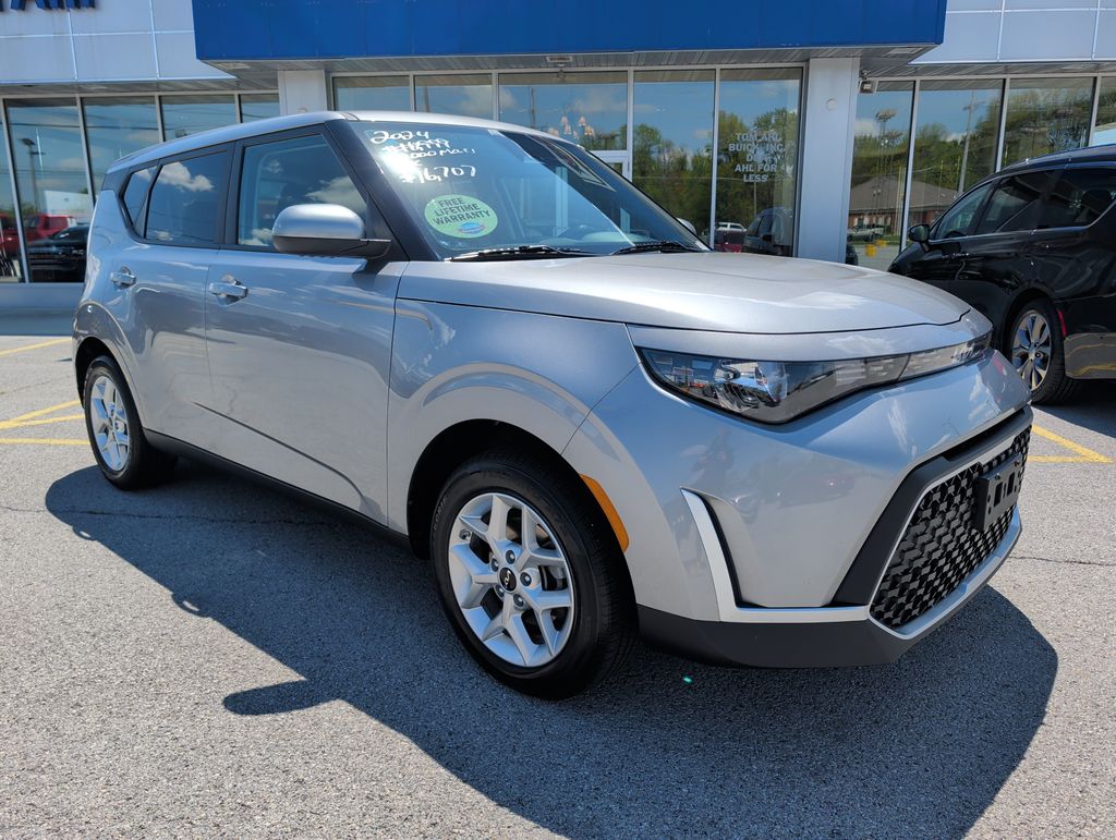 2024 Kia Soul 2.0L LX IVT's photo