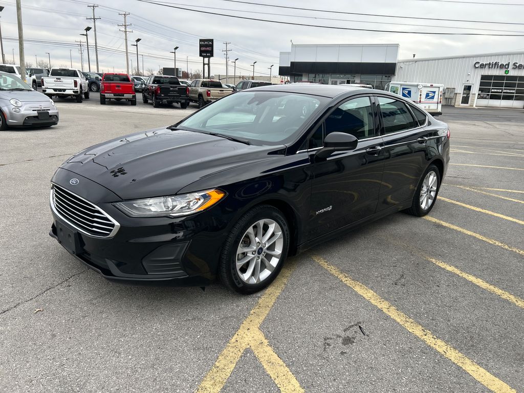 2019 Ford Fusion Hybrid SE photo 2