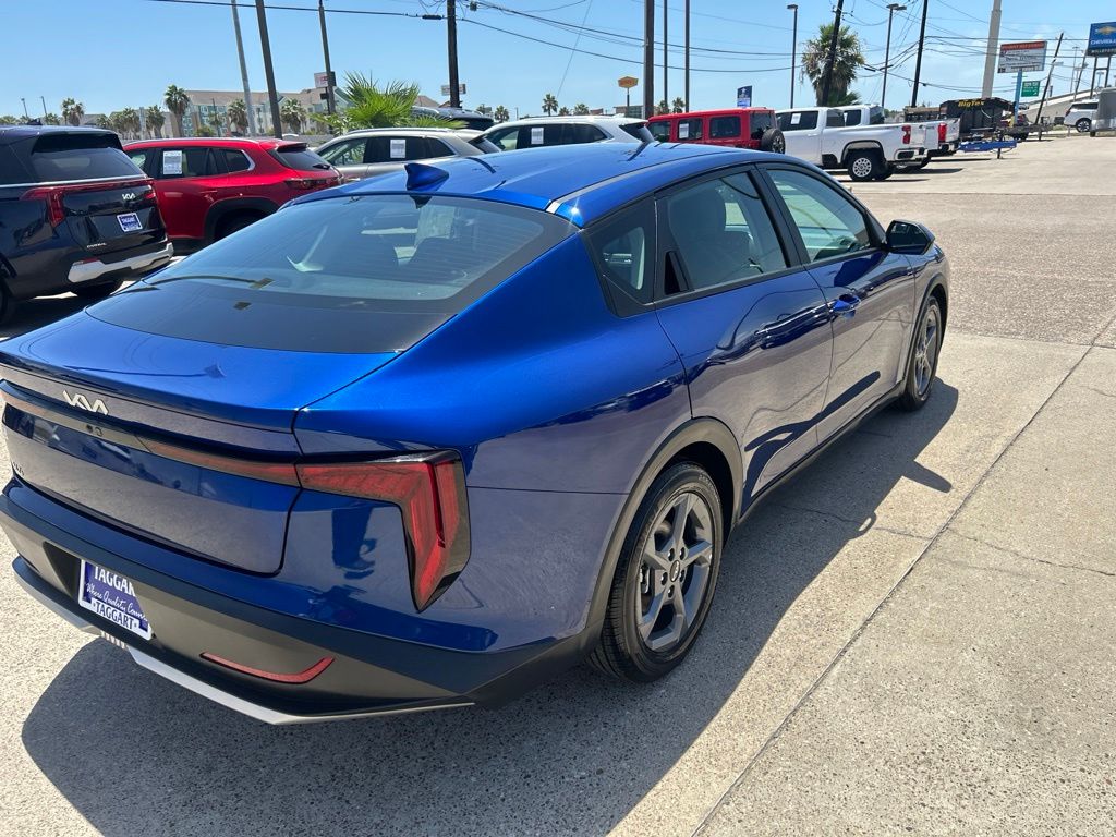 2025 Kia K4 LXS - Photo 6