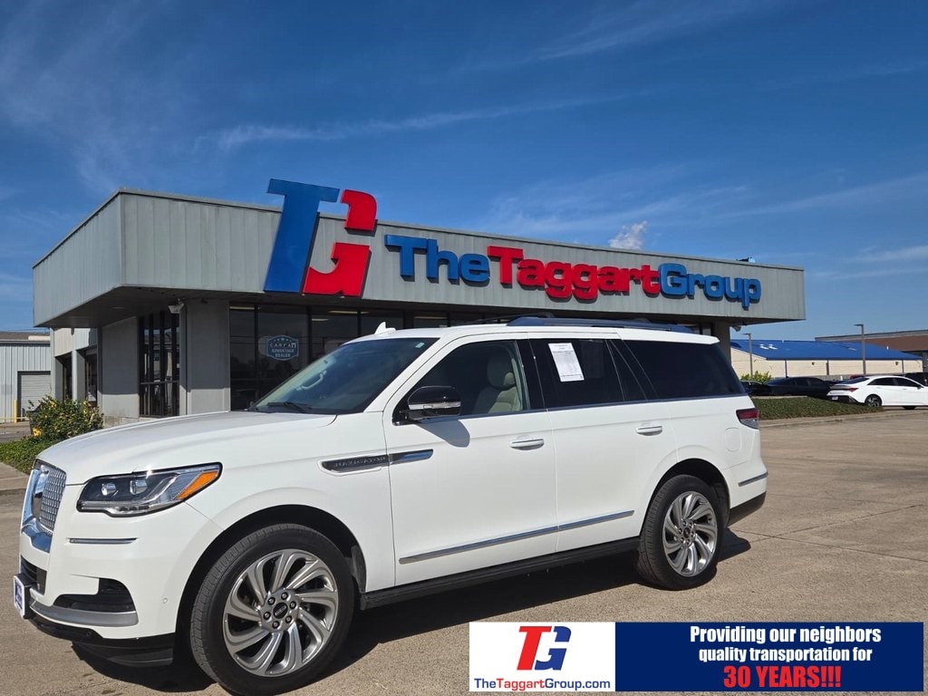 2024 Lincoln Navigator Premiere's photo