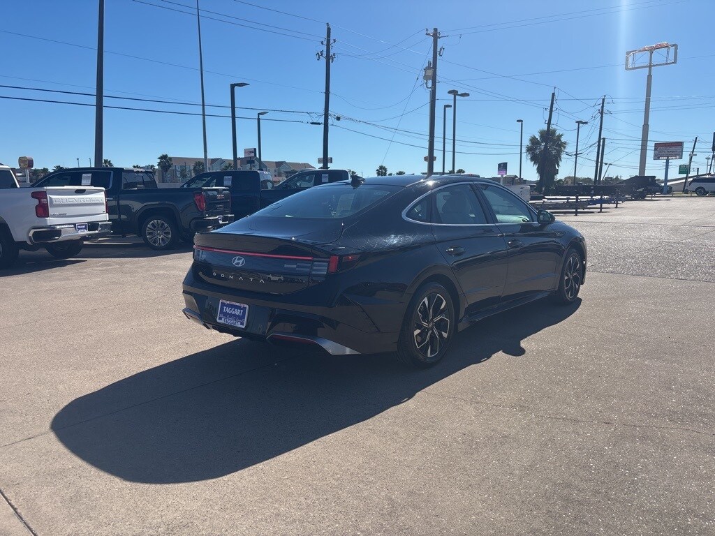 2024 Hyundai Sonata SEL photo 3