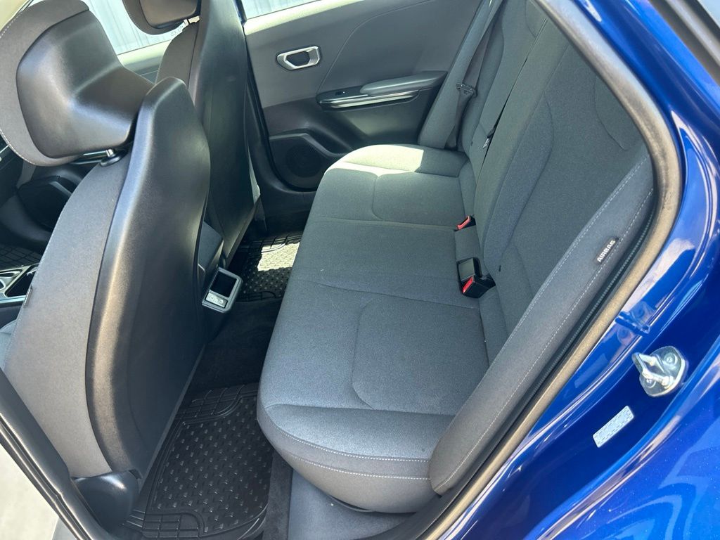 2025 Kia K4 LXS - Photo 21