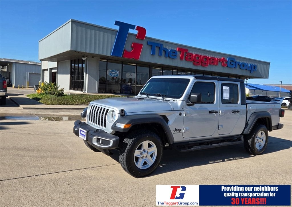 2023 Jeep Gladiator Sport S's photo