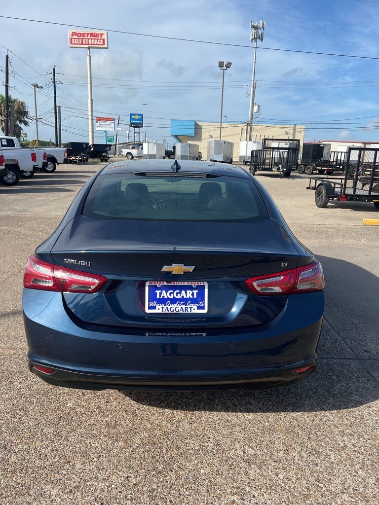 2021 Chevrolet Malibu 1LT photo 3