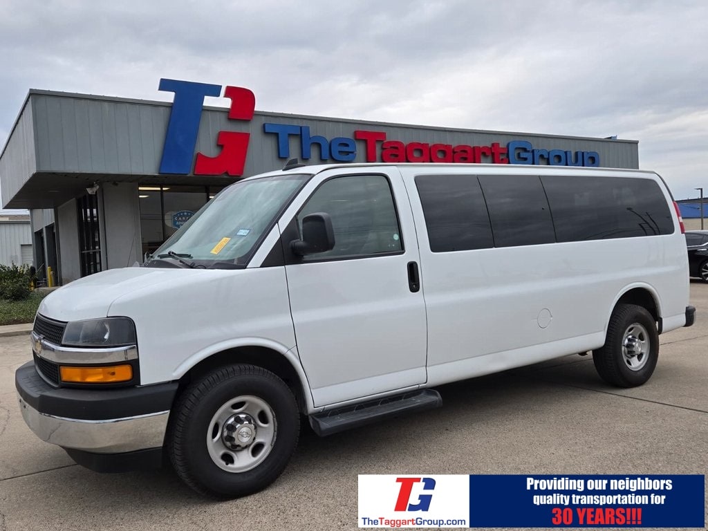 2020 Chevrolet Express Passenger LT