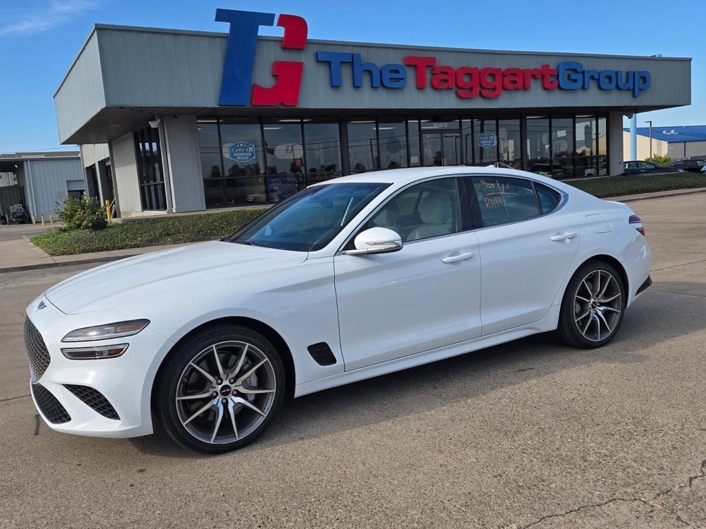 2025 GENESIS G70 Standard's photo