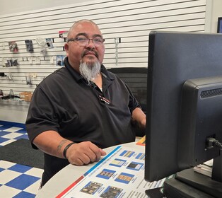 Staff member ERNEST HERNANDEZ from ID_16d878