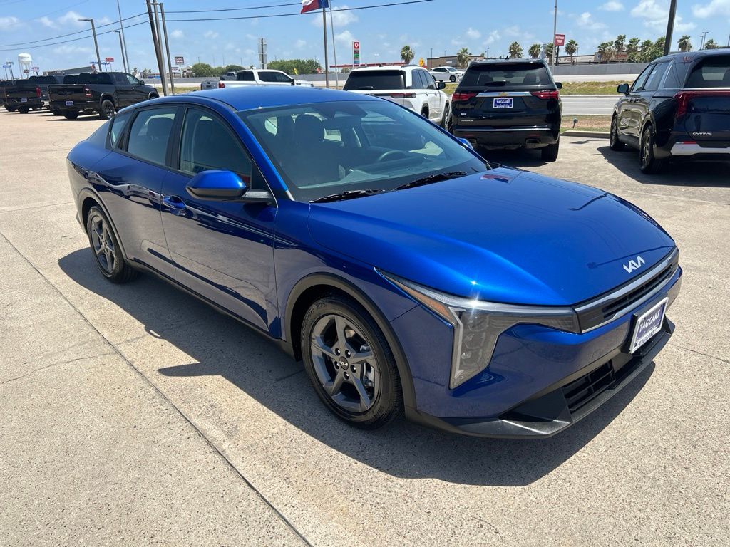 2025 Kia K4 LXS - Photo 9