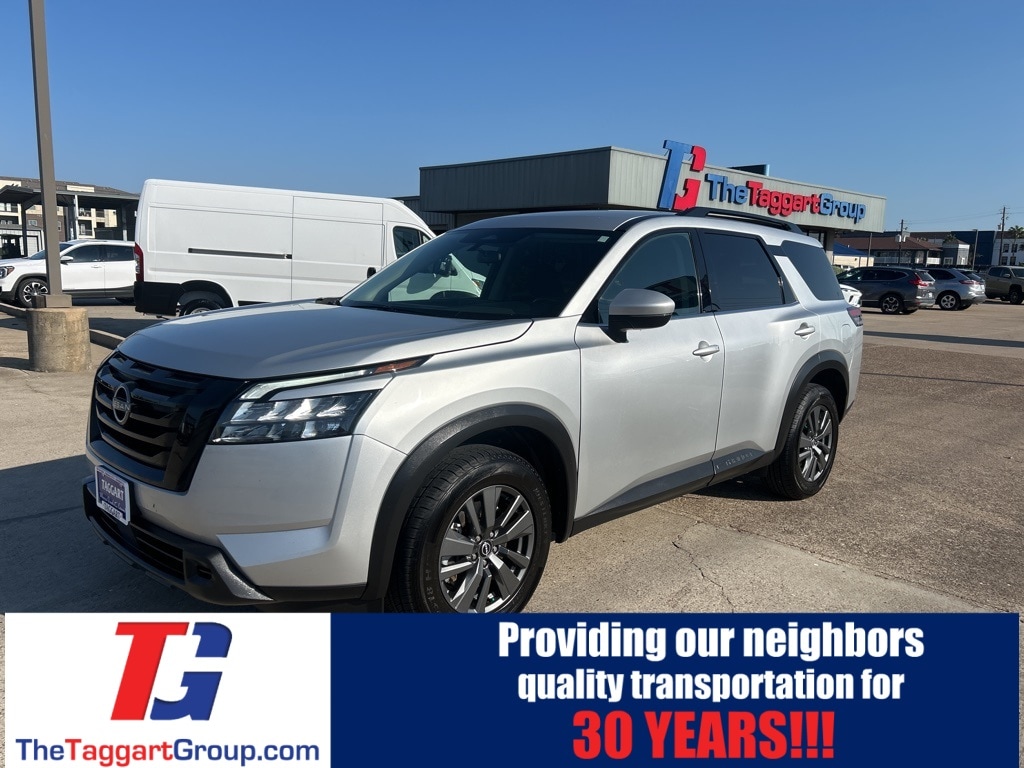 2023 Nissan Pathfinder SV