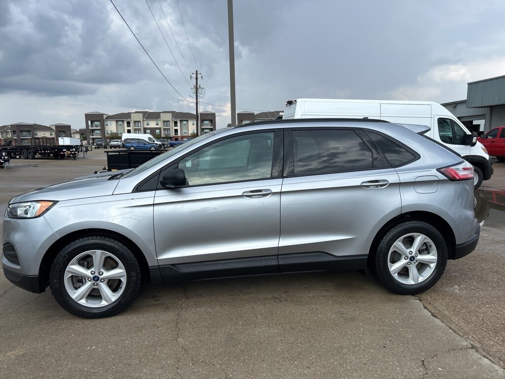 2021 Ford Edge SE photo 2