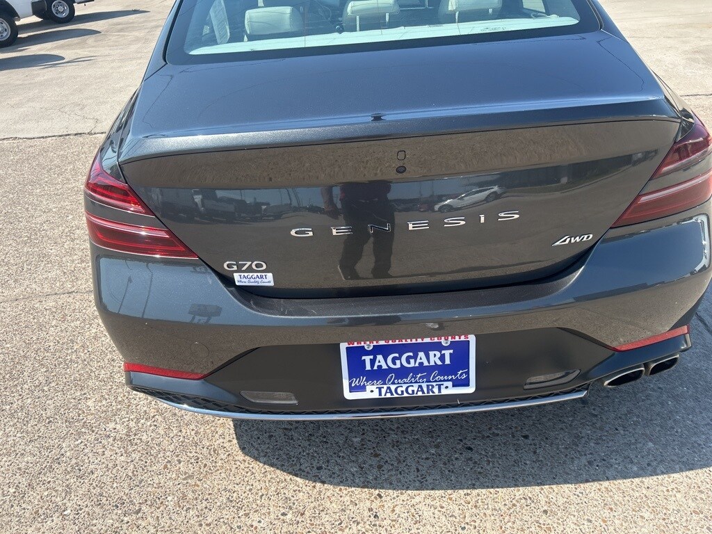 2023 Genesis G70 2.0T photo 3