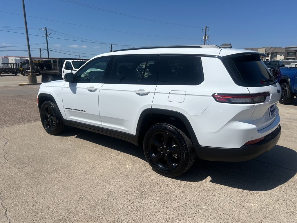 2025 Jeep Grand Cherokee L photo 3