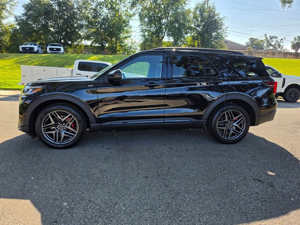 New 2026 Ford Explorer ST-Line SUV